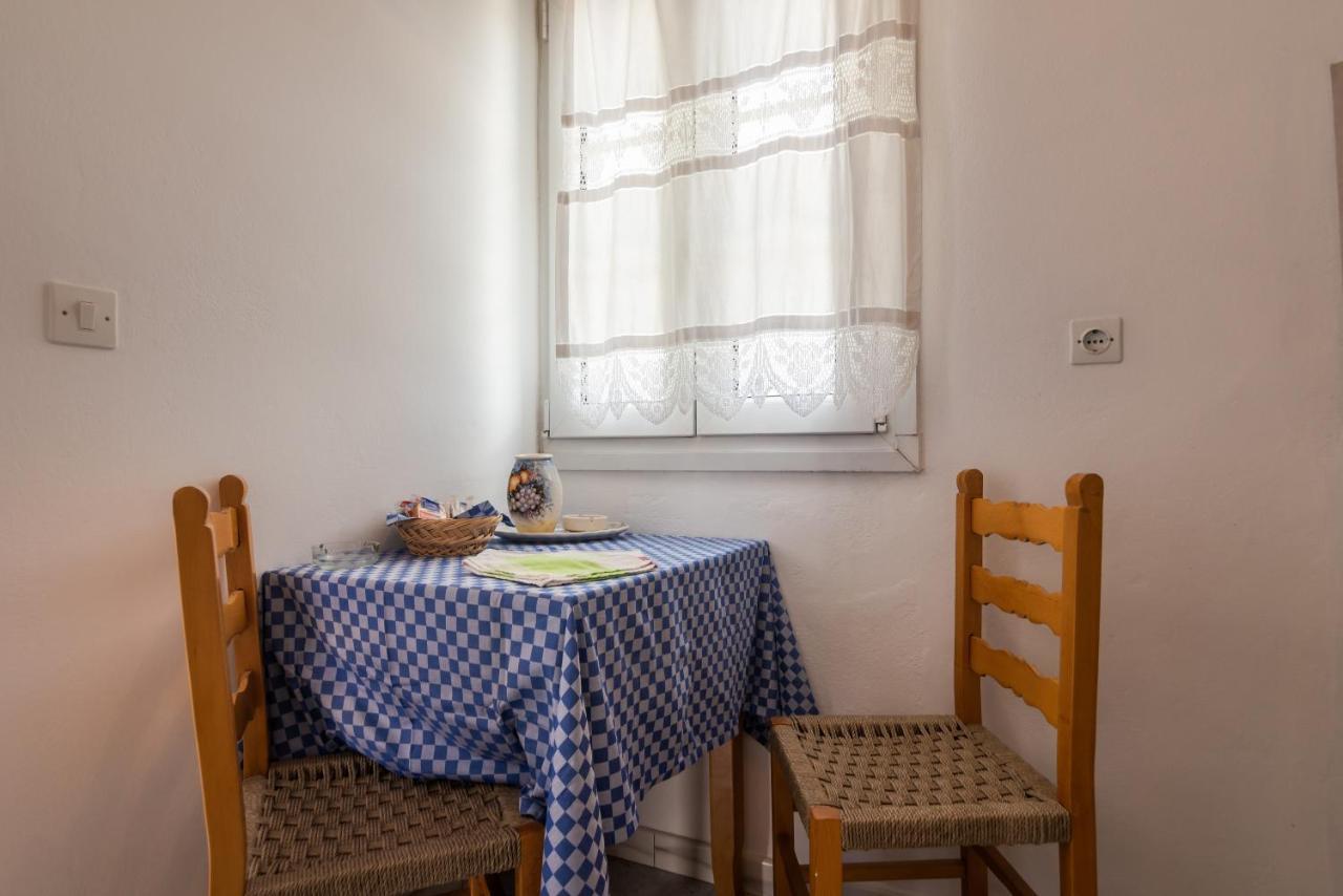 Polyegos View Hotel Полония Екстериор снимка